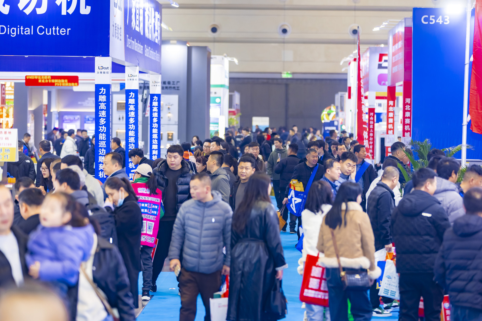 圓滿收官｜2026春季（鄭州）第45屆中原廣告展圓滿收官，以盛會之約繪就行業(yè)藍圖